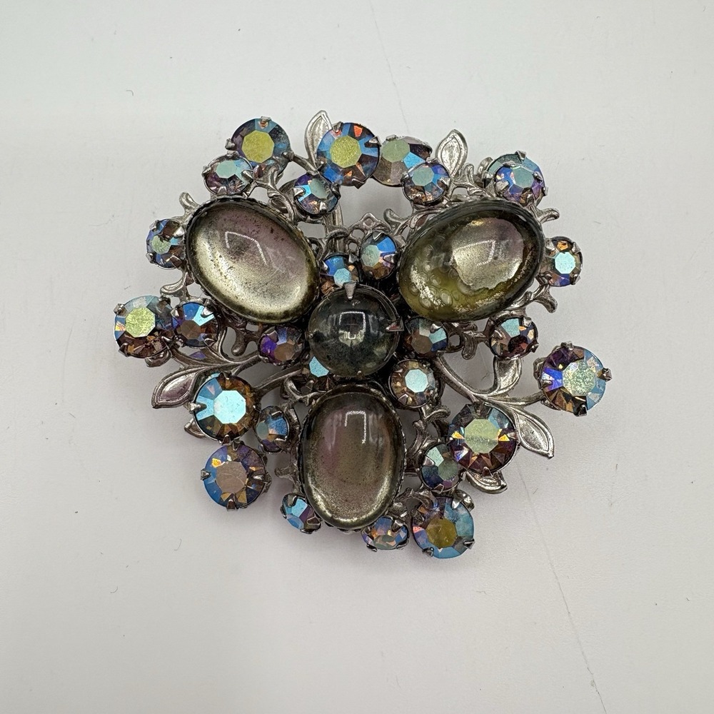 Vintage Unsigned Judy Lee Brooch Aurora Borealis Rhinestones Molded‎ Lava Glass